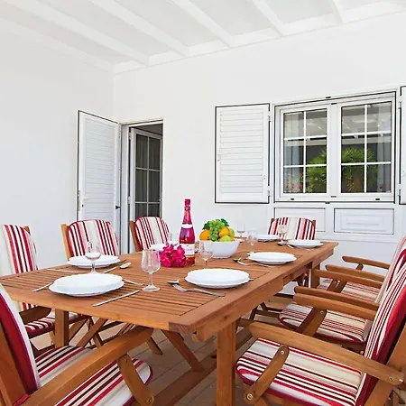 Sleeps 10 Air Con Wifi Villa *