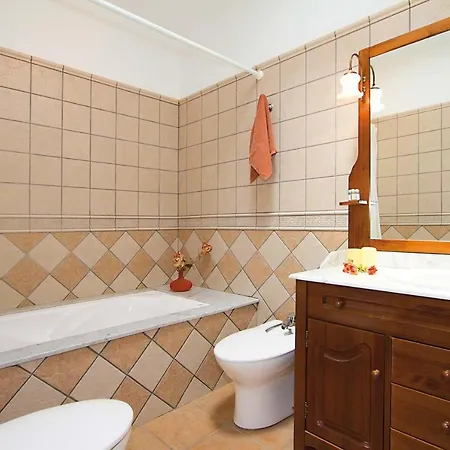 Sleeps 10 Air Con Wifi Villa *