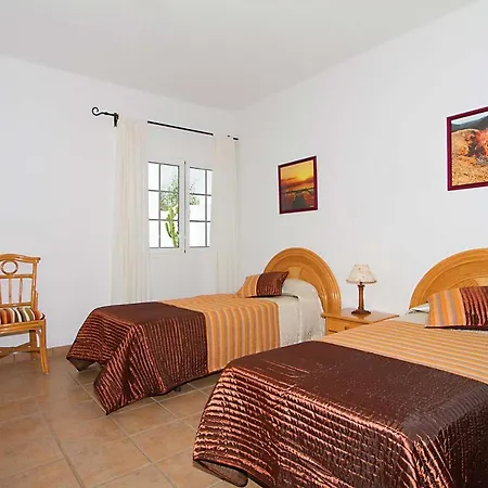 Villa Sleeps 10 Air Con Wifi *